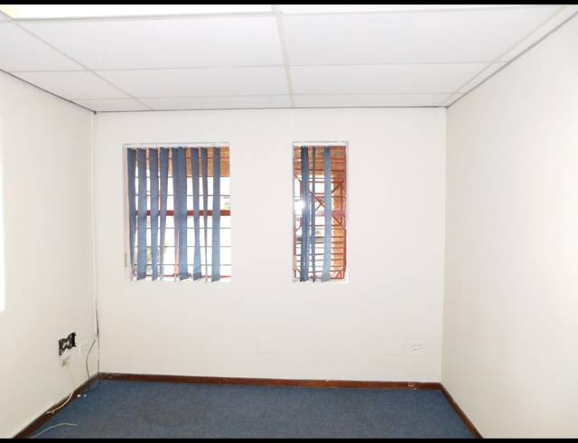 96M² OFFICE TO LET IN WELTEVREDEN PARK